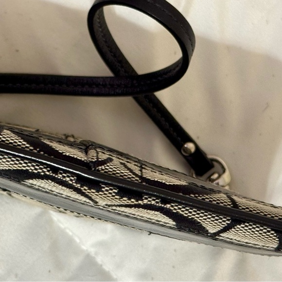Coach Black and White Signature Wristlet - Picture 10 of 10